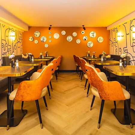 Huygens Place Hotel