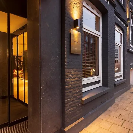 Huygens Place Hotel 4*