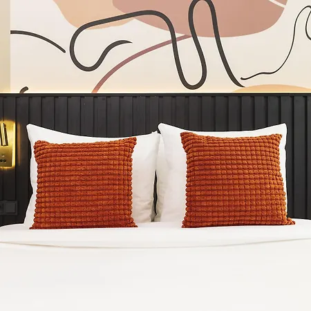 Huygens Place Hotel