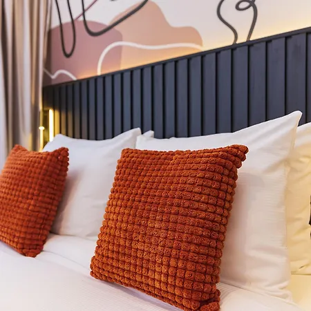 Huygens Place Hotel