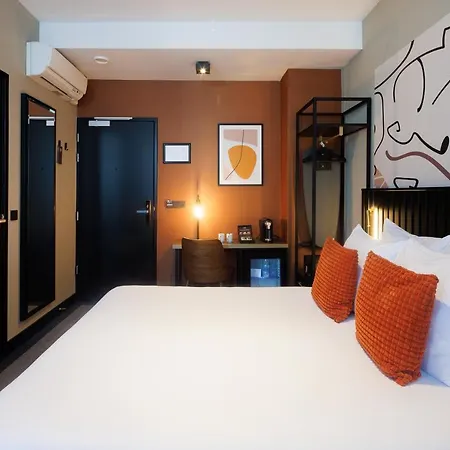 Huygens Place Hotel 4*
