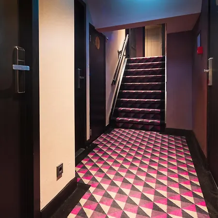 Huygens Place Szálloda 4*