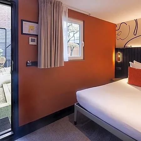 Huygens Place 4*
