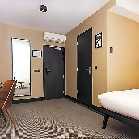 Huygens Place Hotel 4*
