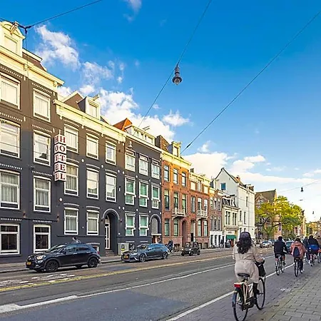 Huygens Place 4*
