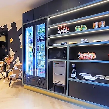 Huygens Place Hotel 4*