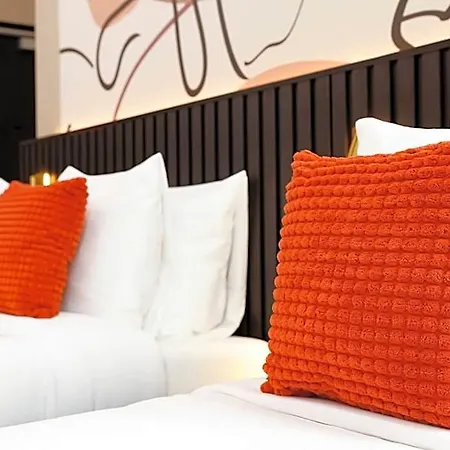 Huygens Place 4*
