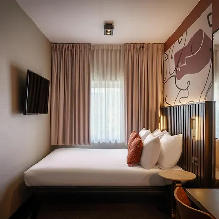 Huygens Place Hotel 4*