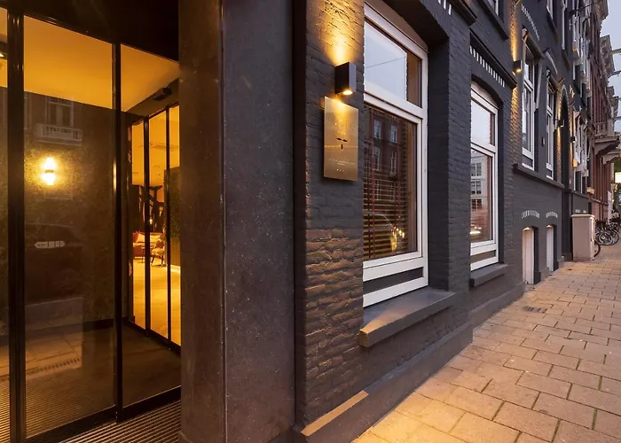 Huygens Place Szálloda 4*