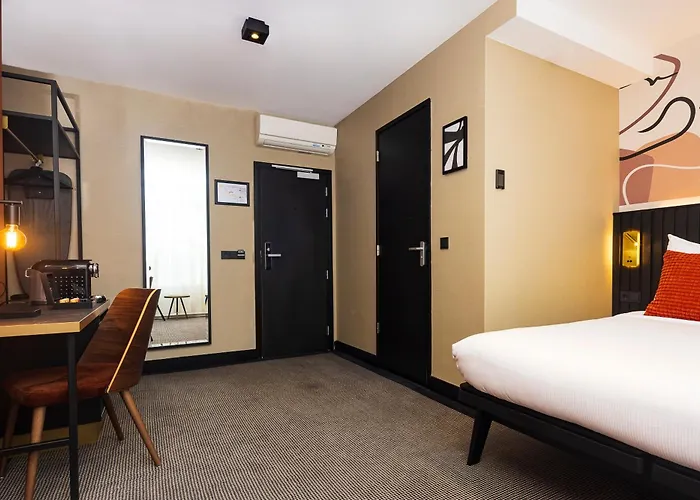 Huygens Place Szálloda 4*