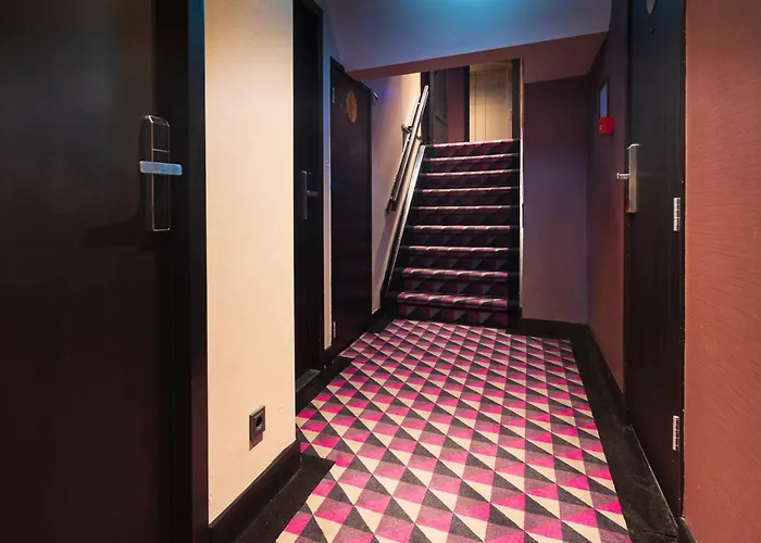 Huygens Place Szálloda 4*