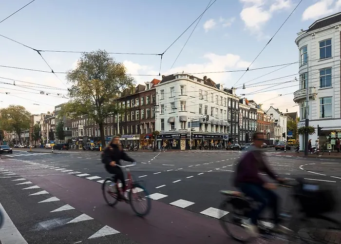 Huygens Place מלון 4*