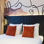 Huygens Place 4*